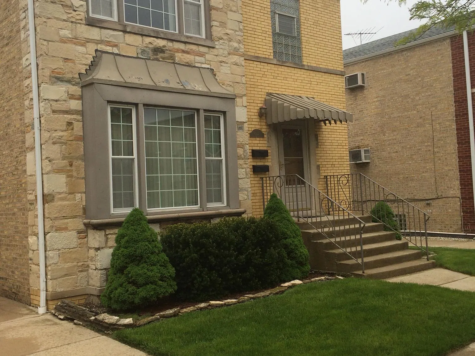 2 bed, 900 sqft, $2,000 — Photo 2
