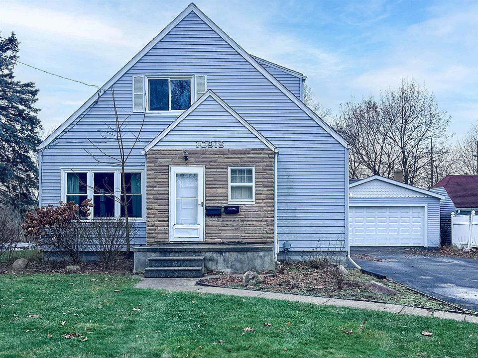 1st image of 10918 Walker St