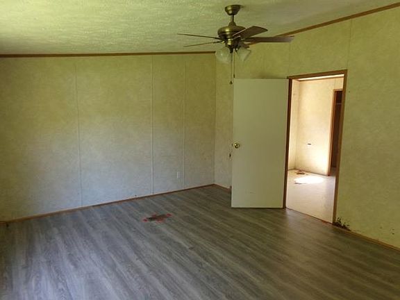 3rd image of 154 Red Barn Rd