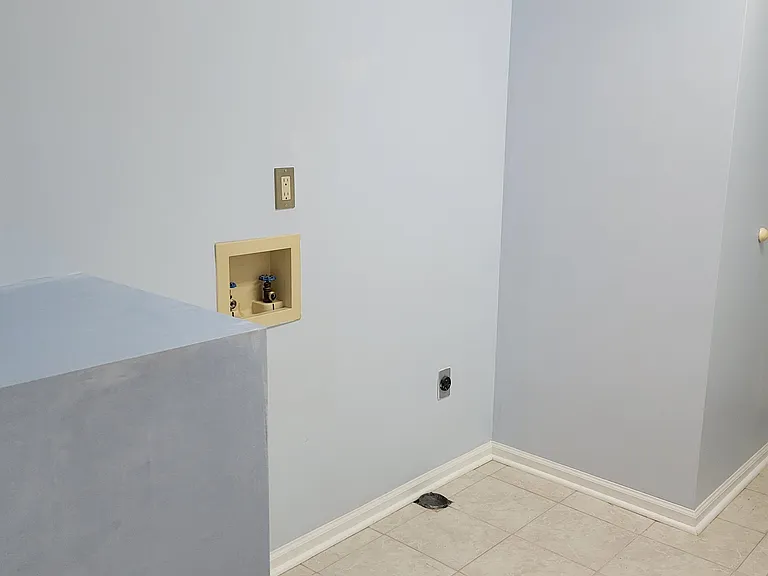 111 Gilford Ter — Photo 35