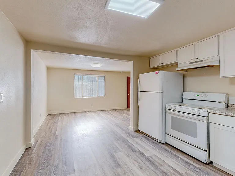 721 Santa Fe Ave SW — Photo 32