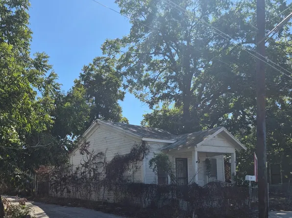 208 N MESQUITE ST, San Antonio, TX 78202