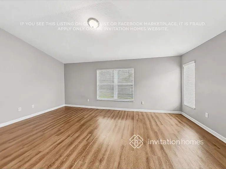 3282 Merrick Ave — Photo 10