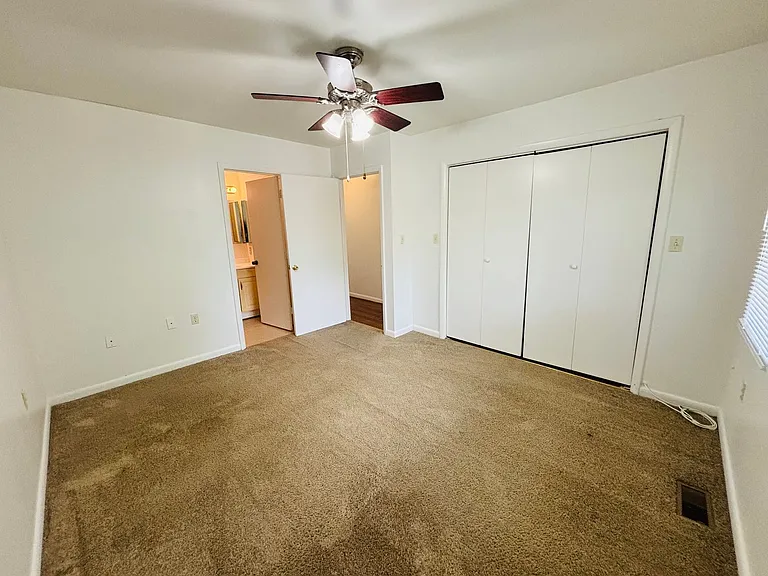 306 Shenandoah Cir — Photo 15