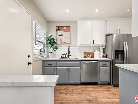 5th image of 5827 Bowcroft St Unit 2