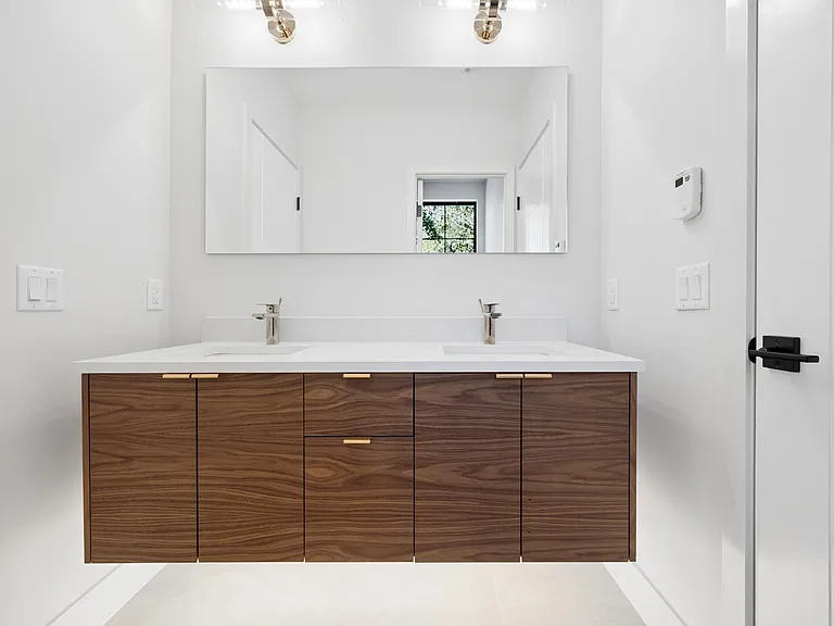 242 Hardenburgh Ave — Photo 36