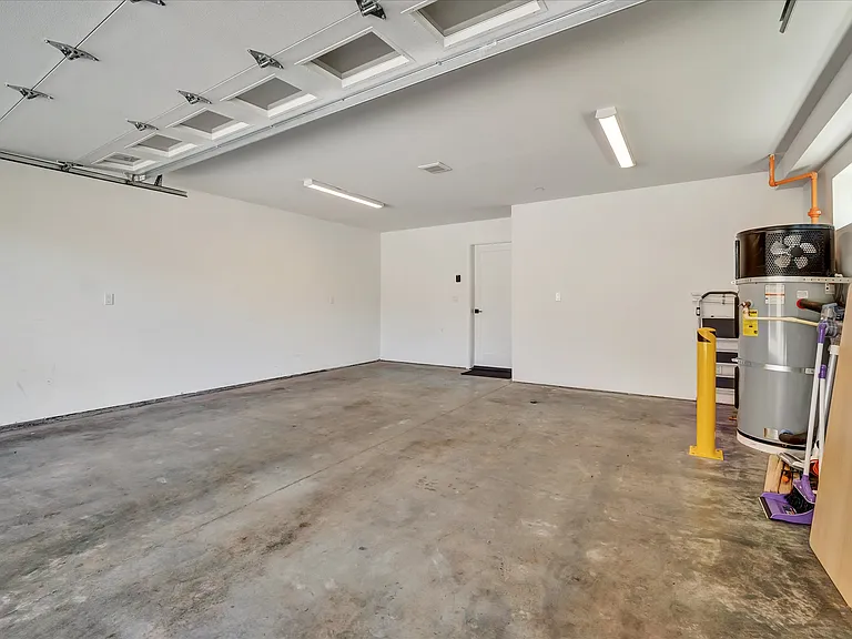 18402 Corliss Ave N #A — Photo 40