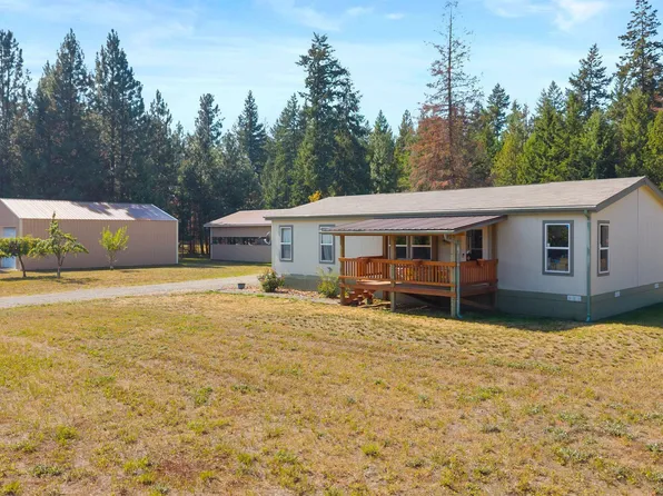 210 Cherry Ln, Moyie Springs, ID 83845