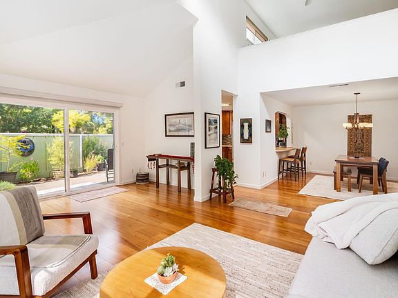 3rd image of 2328 Lakeview Drive