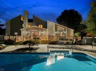 18 Quail Run, Florham Park, NJ 07932