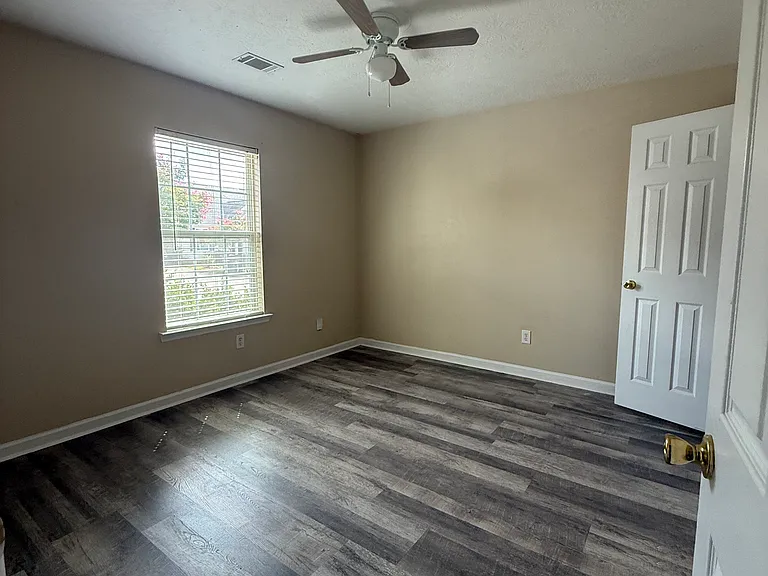 417 Flowing Creek Dr — Photo 7