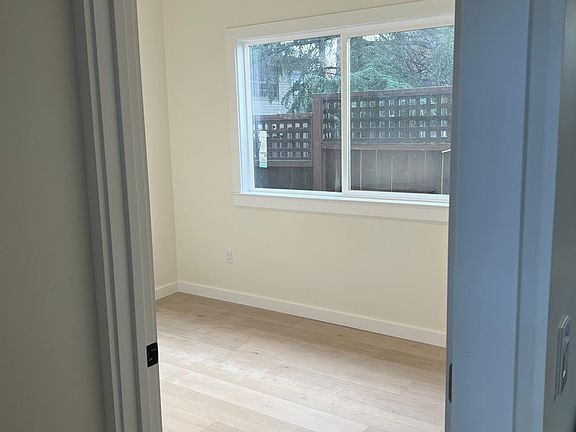 4th image of 215 English St #B