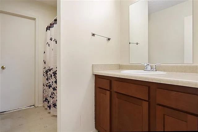 1208 Cambridge Dr — Photo 13