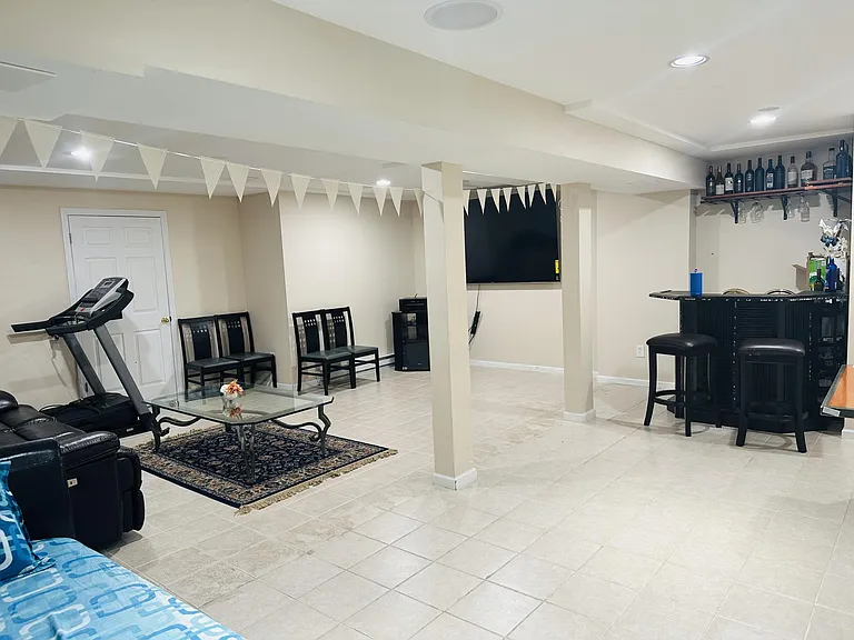 2 Russell Ct — Photo 25