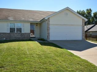 1122 Whitegate Ct, O'Fallon, MO 63366