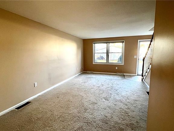 3rd image of 10 Saint Marc Cir Suite B