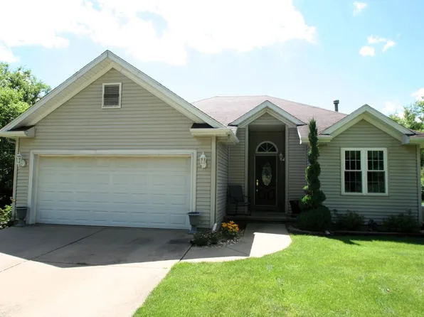 3 Fleetwood Ct, Mackinaw, IL 61755