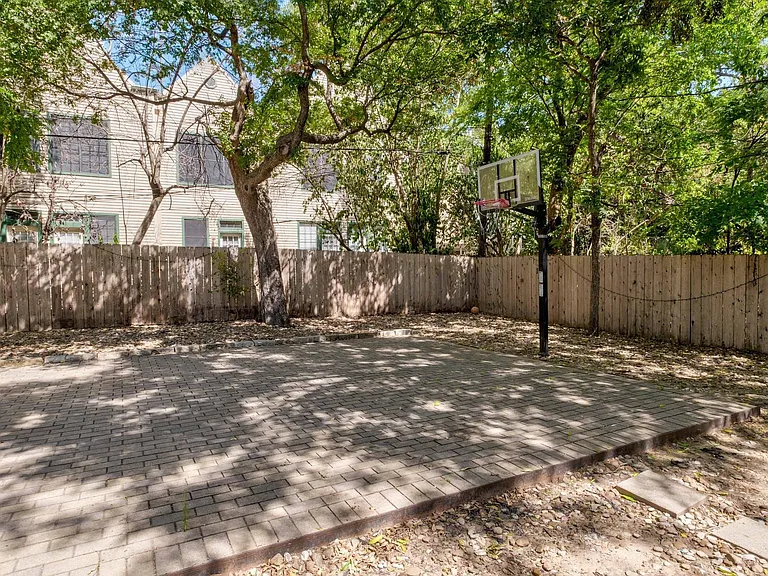 2309A Longview St #A — Photo 9