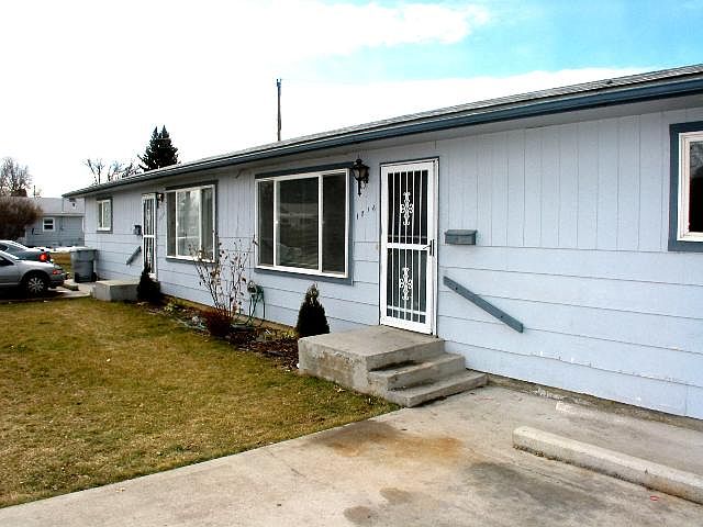 1st image of 1816 & 1818 Sunset Ct