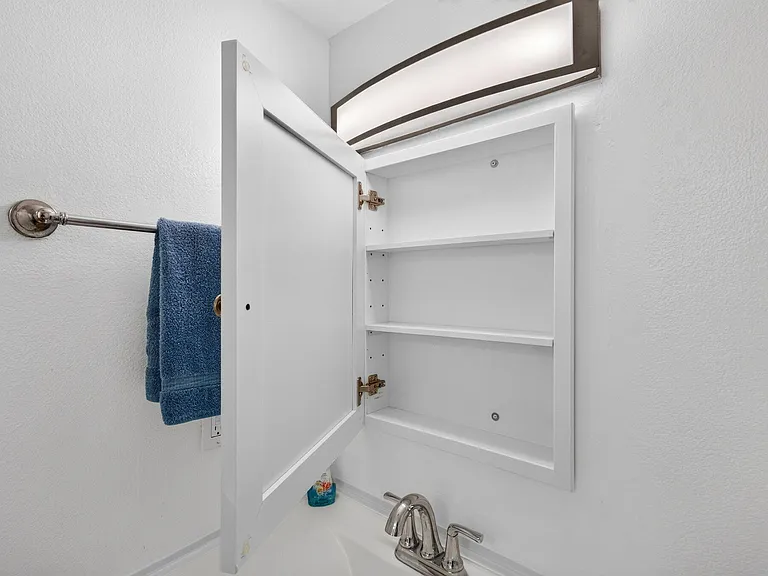 550 SW 2nd Ave #125 — Photo 37