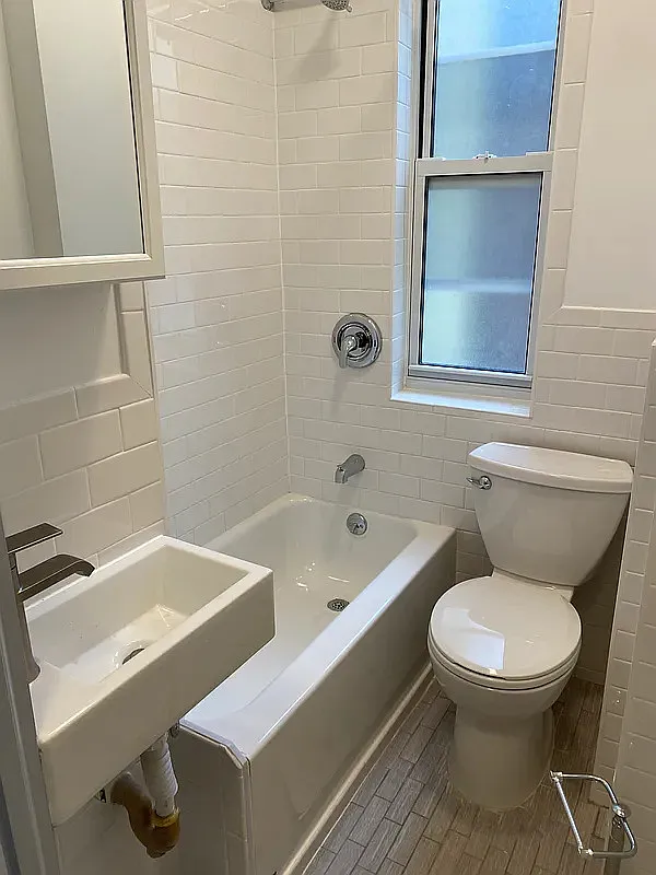 328 East Ninth Street — Photo 4