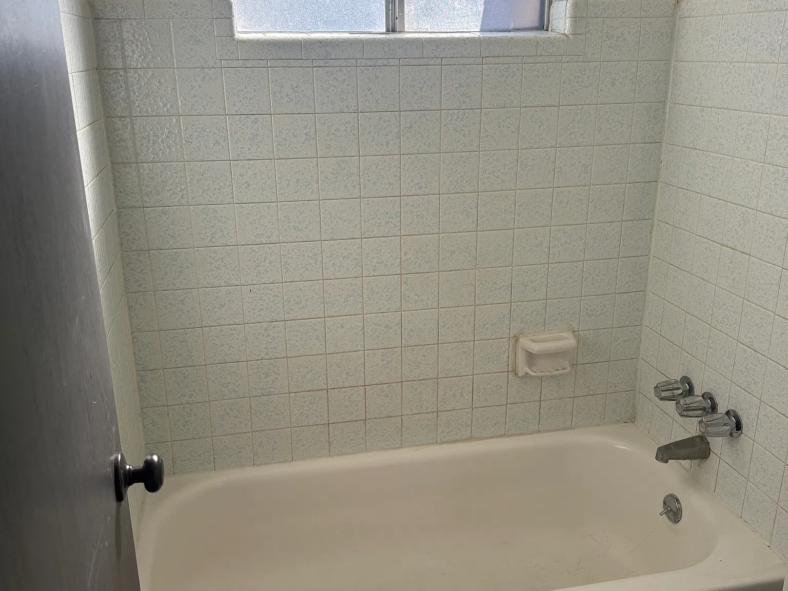 2 bed, 1000 sqft, $1,300 — Photo 4