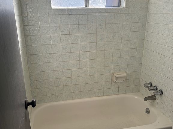 4th image of 116 S 700 E