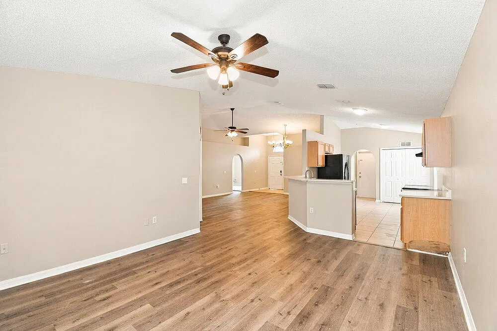 3 bed, 2.0 bath, 1632 sqft, $1,795 — Photo 4