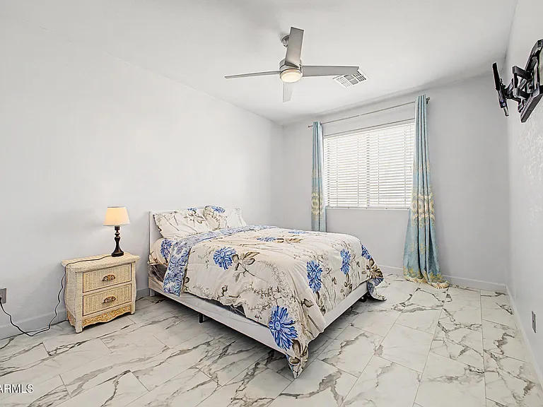 29601 W Columbus Ave — Photo 20