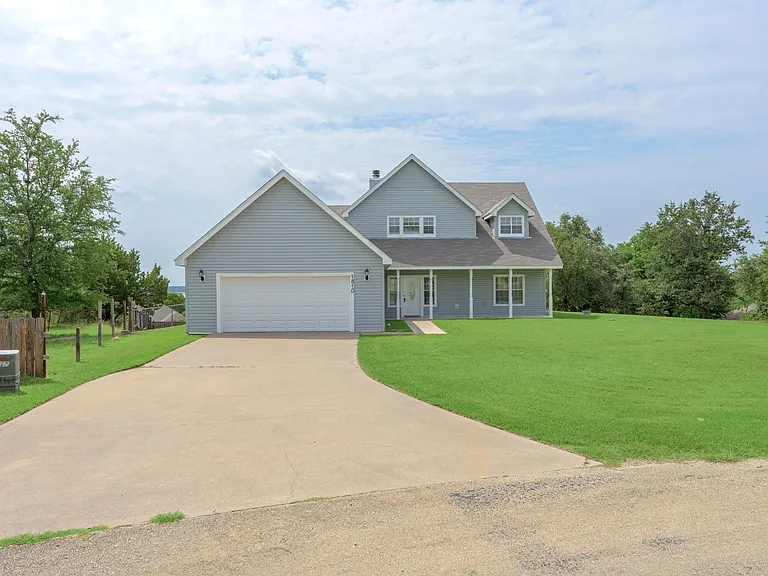 1810 Mesa Oaks Cir — Photo 2
