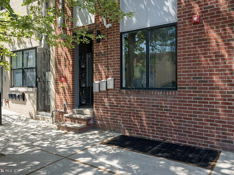 1948 N 6th St #2 — Photo 1