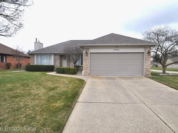 46654 Springhill Dr, Shelby Township, MI 48317