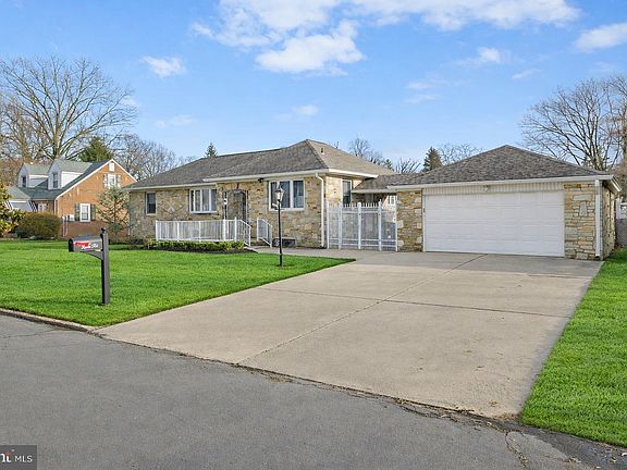 3rd image of 21 Linden Rd