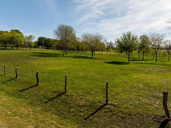 3rd image of 2041 County Road 429