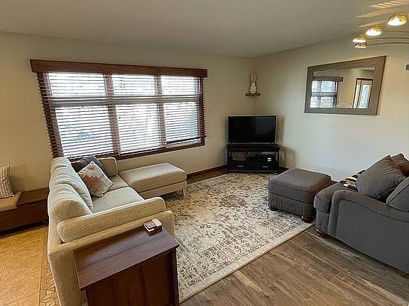 5th image of 731 Great Plains Ct