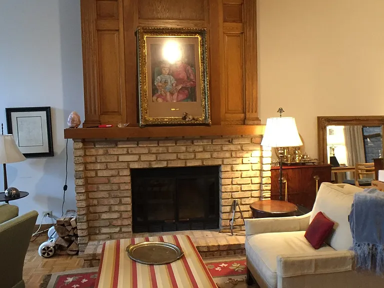 443 W Eugenie St #1E — Photo 2