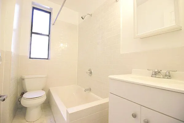 Rented by Link NY Realty | media 6