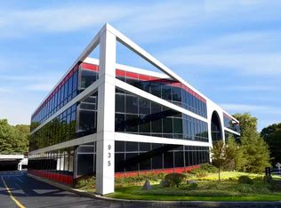 935 Northern Blvd, Great Neck, NY 11021