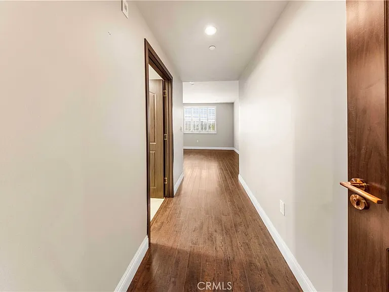 11218 Camarillo St #404 — Photo 3