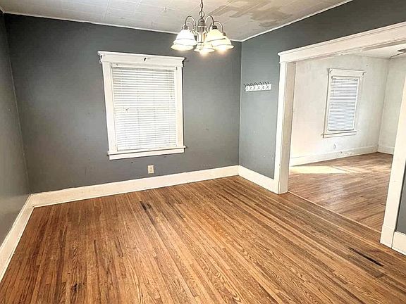 2nd image of 712 Michigan St