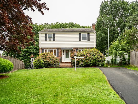 2nd image of 23 Alto Dr #23