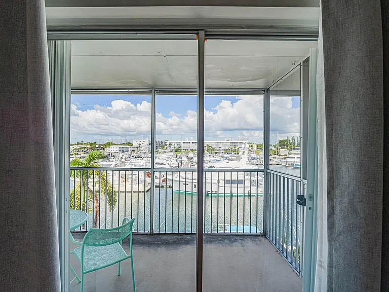 37 Yacht Club Dr #310 — Photo 18