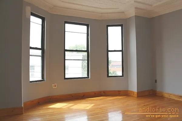 Rented by aptsandlofts.com | media 25