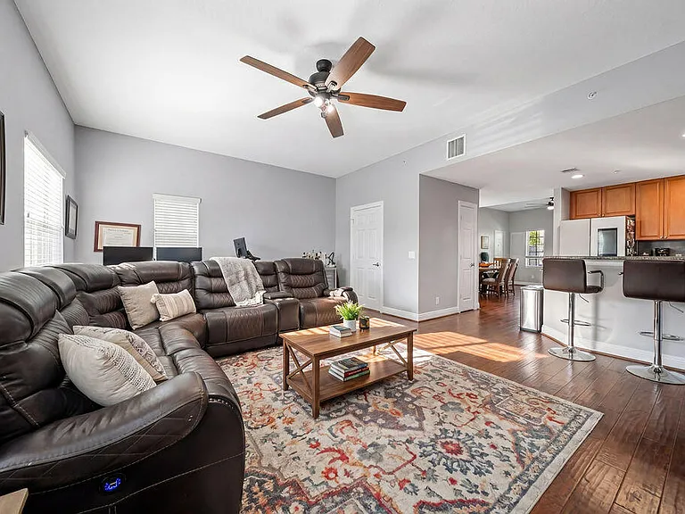 261 SW 6th Pl — Photo 15