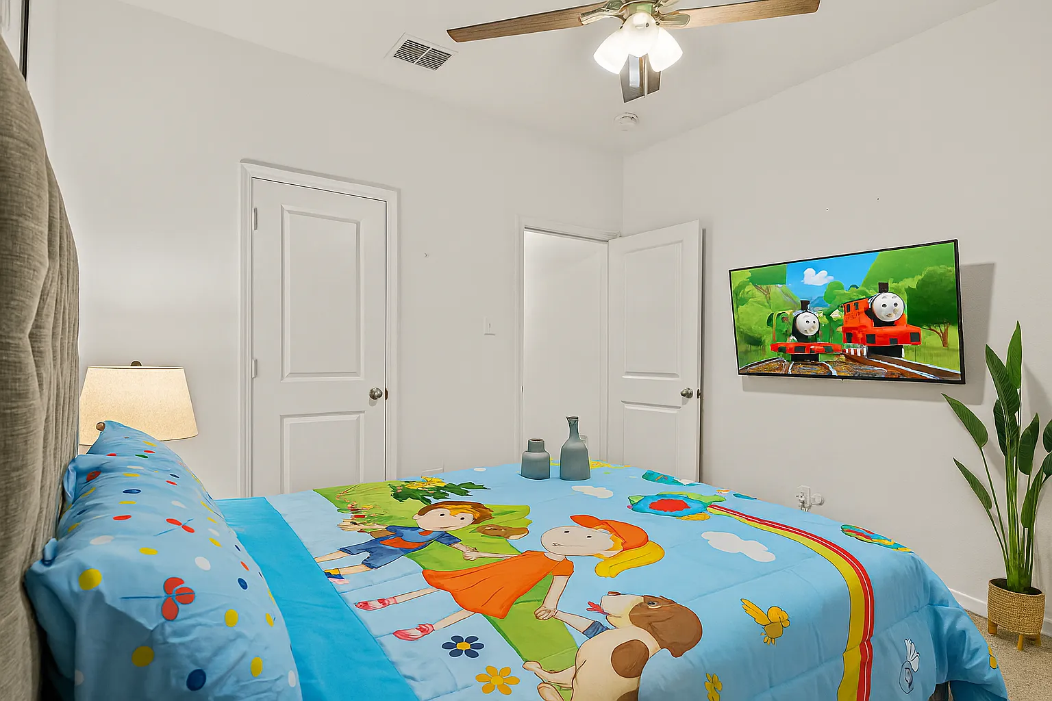 3 bed, $3,900 — Photo 3