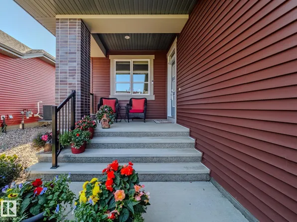 153 Rankin Dr, Saint Albert, AB T8N 7X3