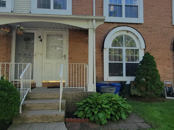 44 Debbie St #12A, Staten Island, NY 10314