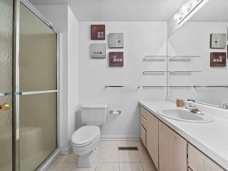 En-suite bathroom for bedroom 2