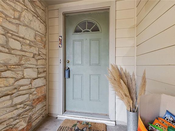 4th image of 8109 Ceberry Dr #B