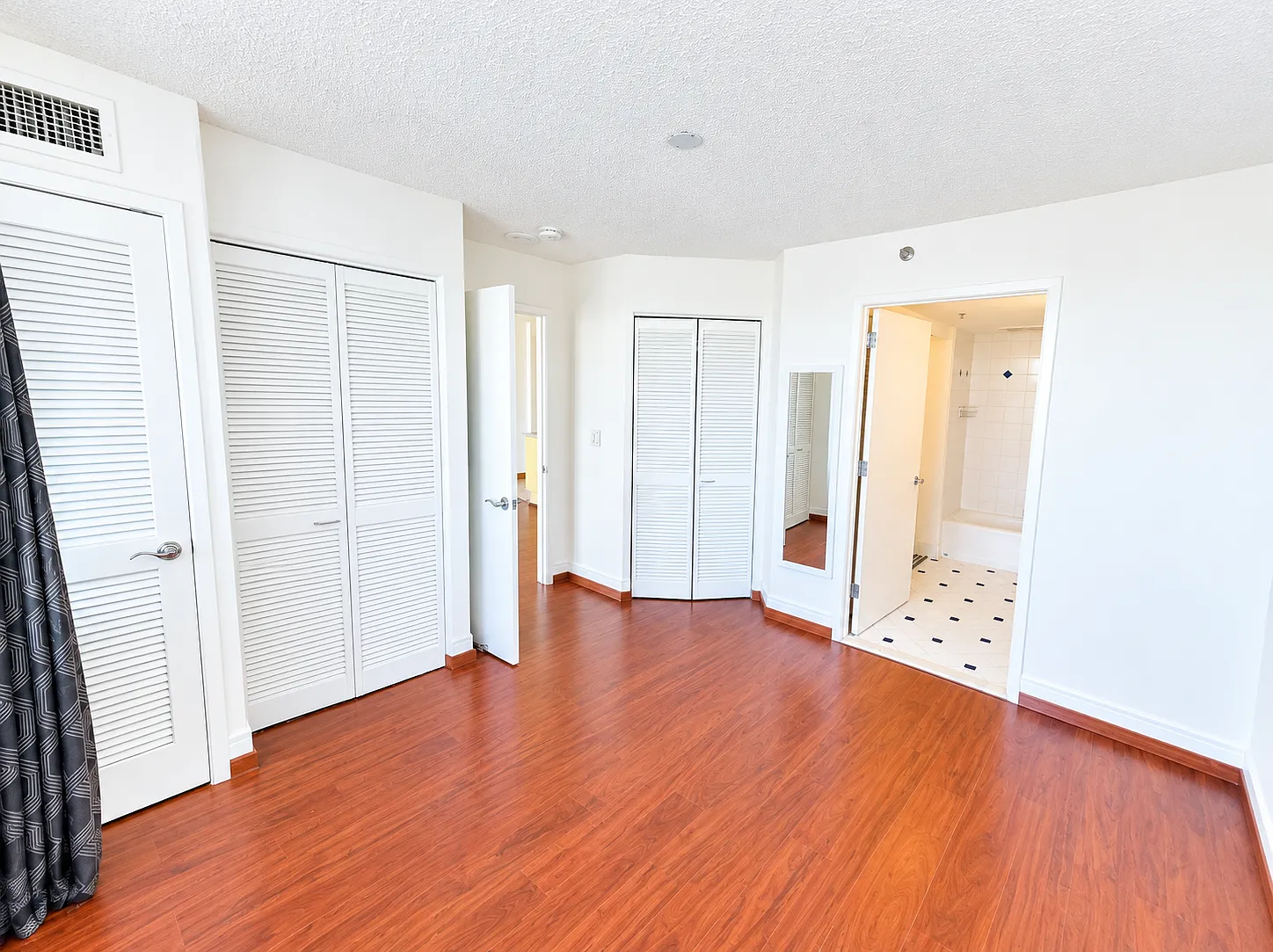 1 bed, 585 sqft, $2,750 — Photo 3